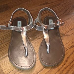 New, never worn Steve Madden sandals